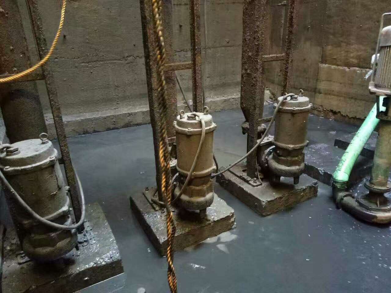 凤台污水池清理